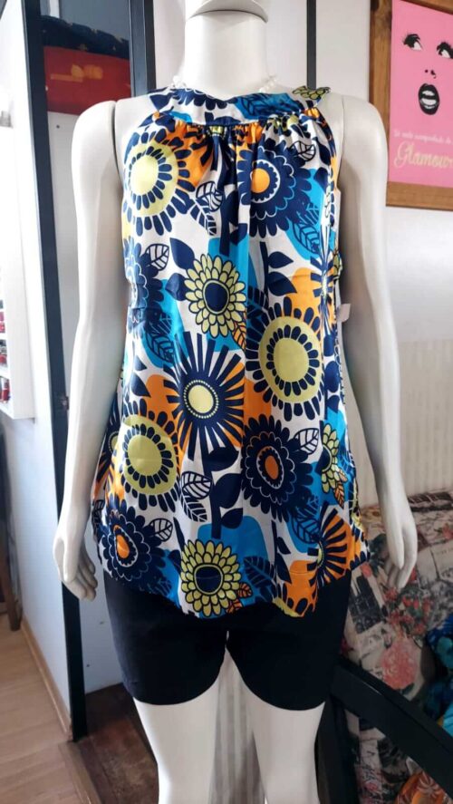 Conjunto azul e preto