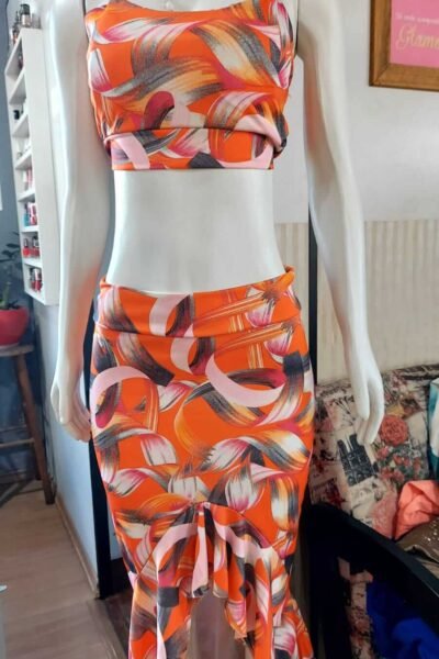 Conjunto laranja colorido